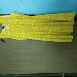 Girls yellow with white flowers dress